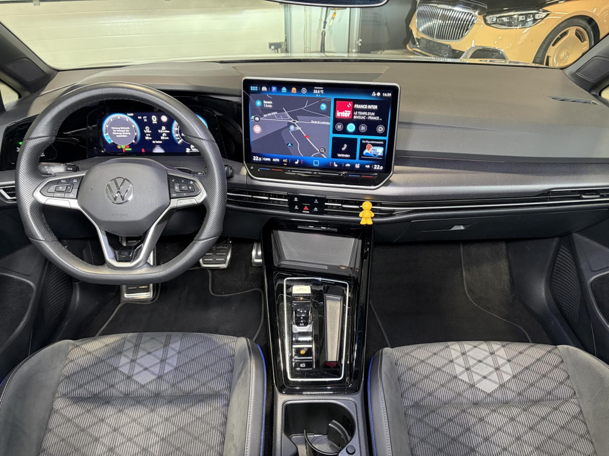 VW Golf Golf VIII Lim. 1.5 eTSI R-Line (2025) - Photo 19