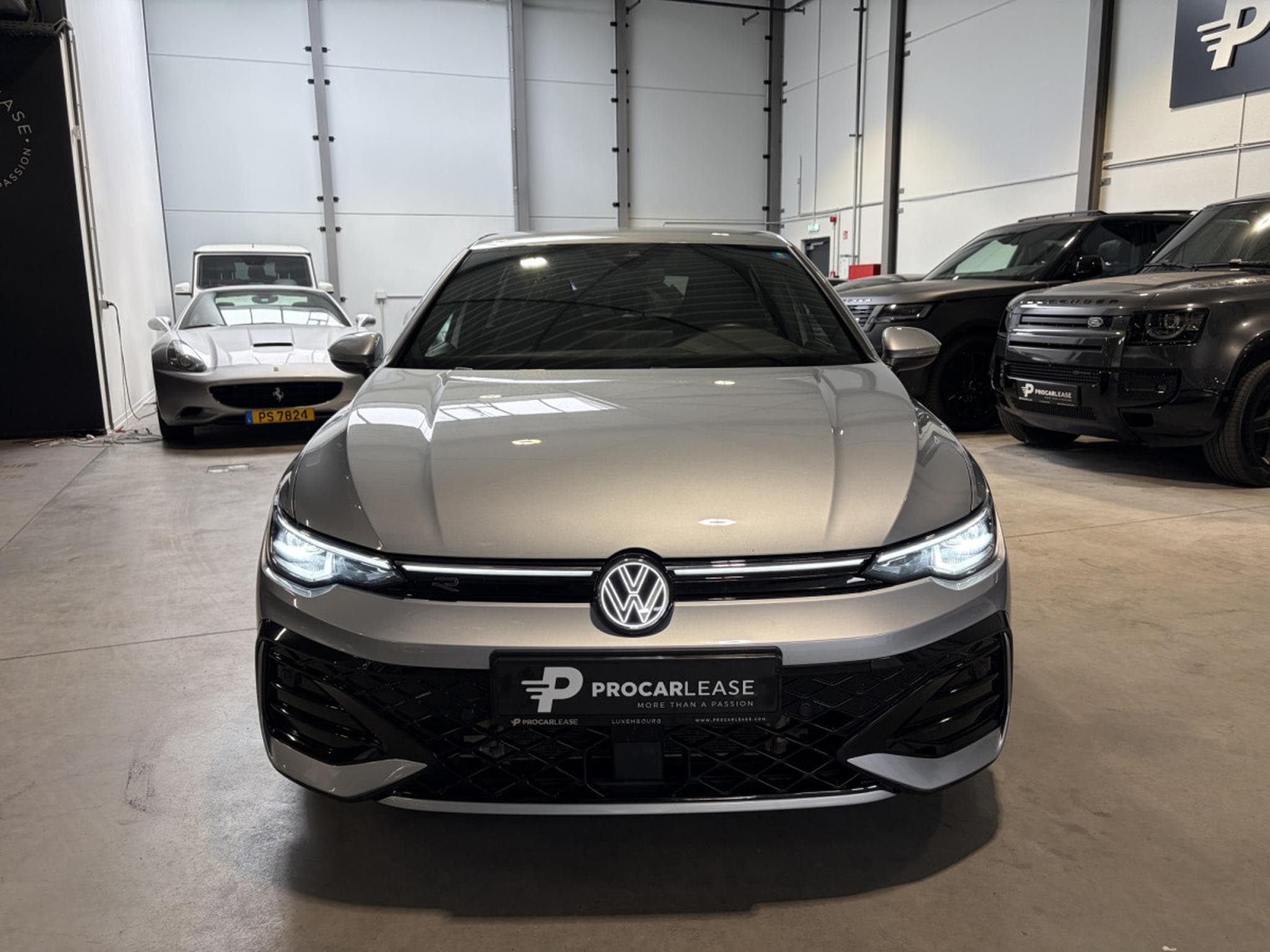 VW Golf Golf VIII Lim. 1.5 eTSI R-Line (2025) - Photo 2