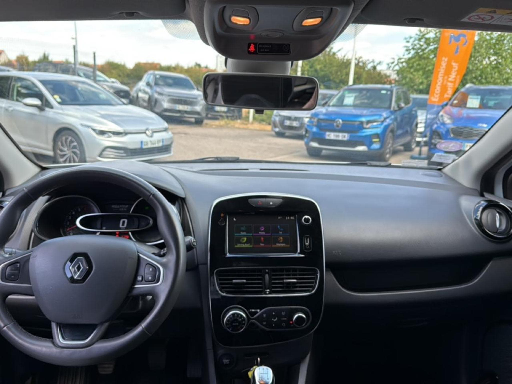 Renault CLIO IV ESTATE 0.9 TCE 90 ENERGY LIMITED (2019) - Photo 10