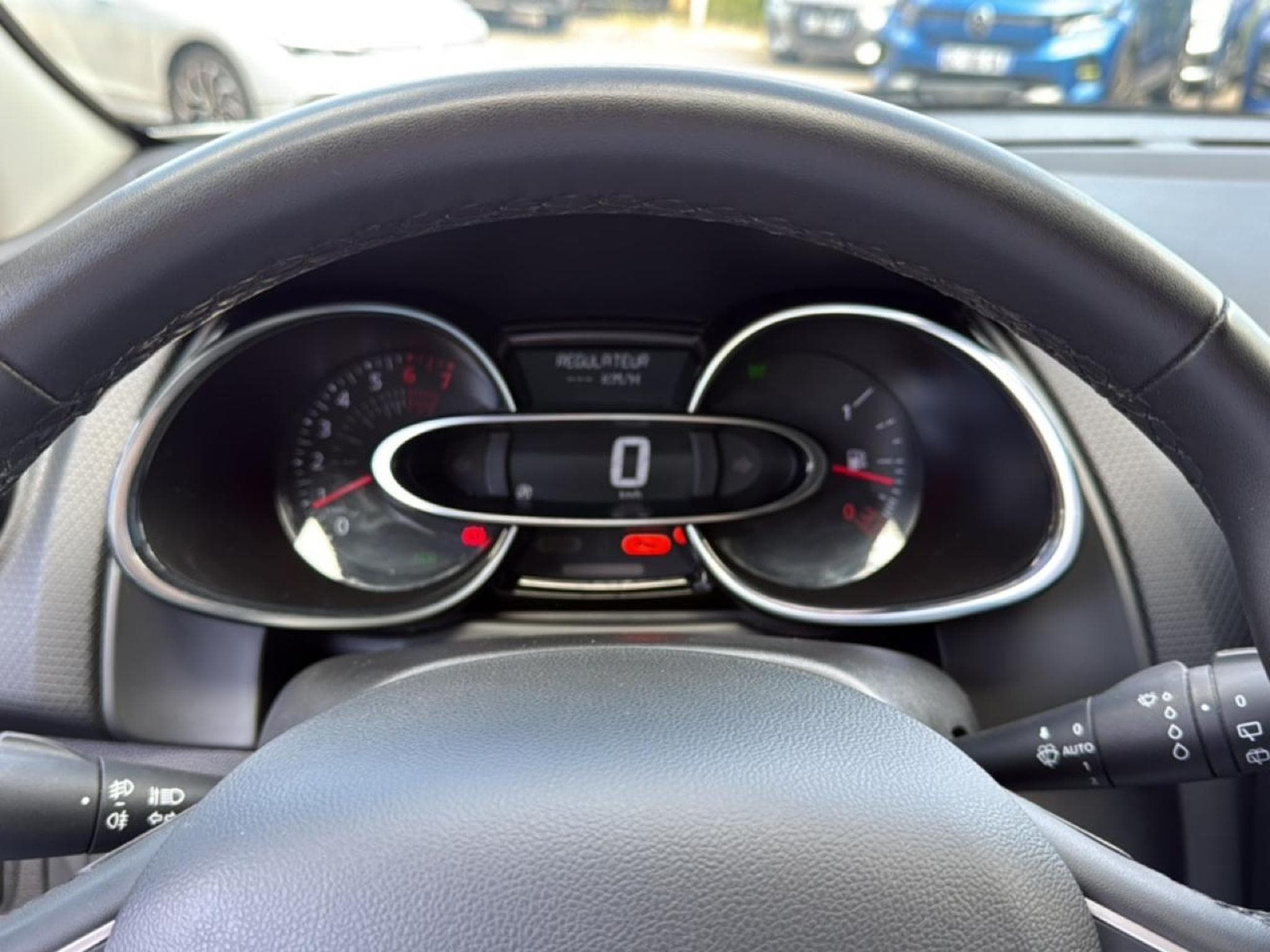 Renault CLIO IV ESTATE 0.9 TCE 90 ENERGY LIMITED (2019) - Photo 20