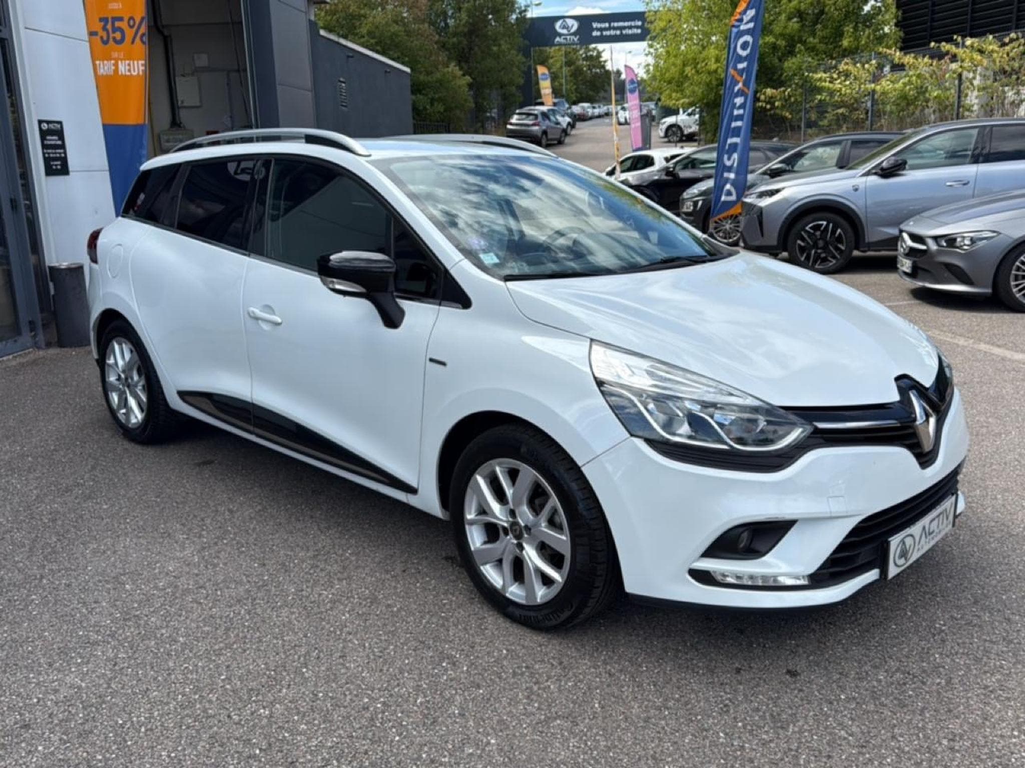 Renault CLIO IV ESTATE 0.9 TCE 90 ENERGY LIMITED (2019) - Photo 3