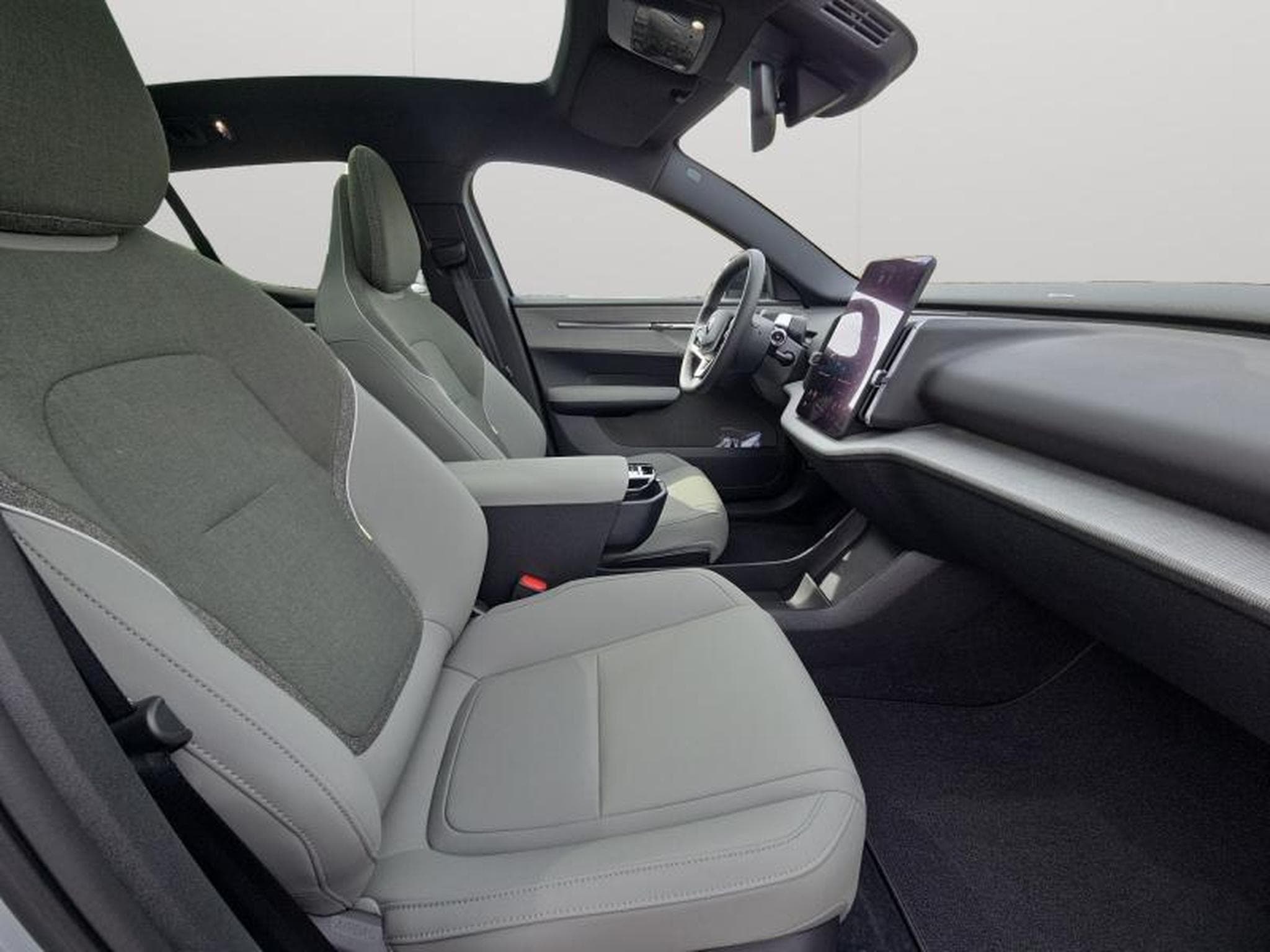 Volvo EX30 Cross Country Ultra Twin / Electrique (2026) - Photo 13