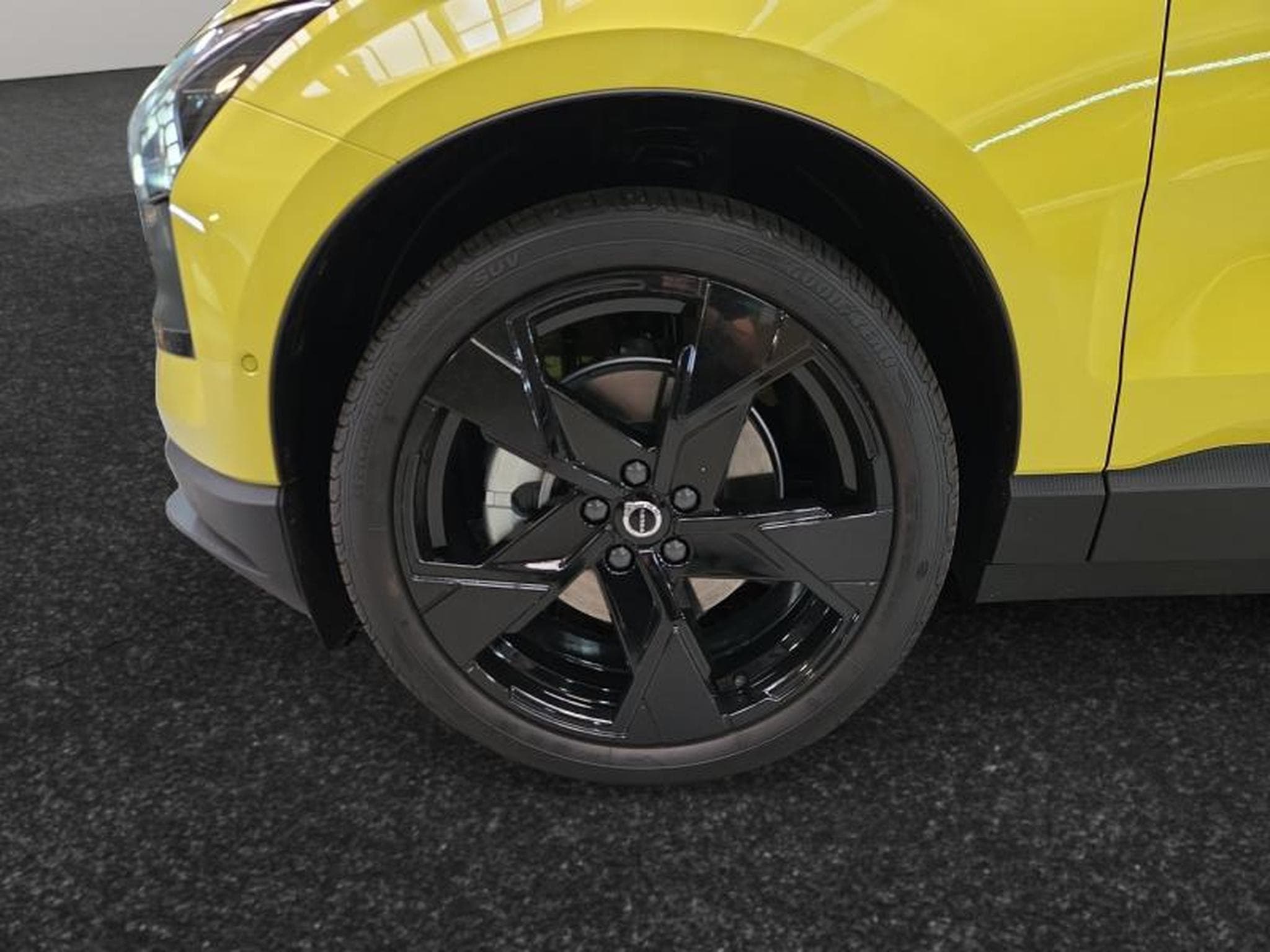 Volvo EX30 Ultra Single Motor Extended (2026) - Photo 35