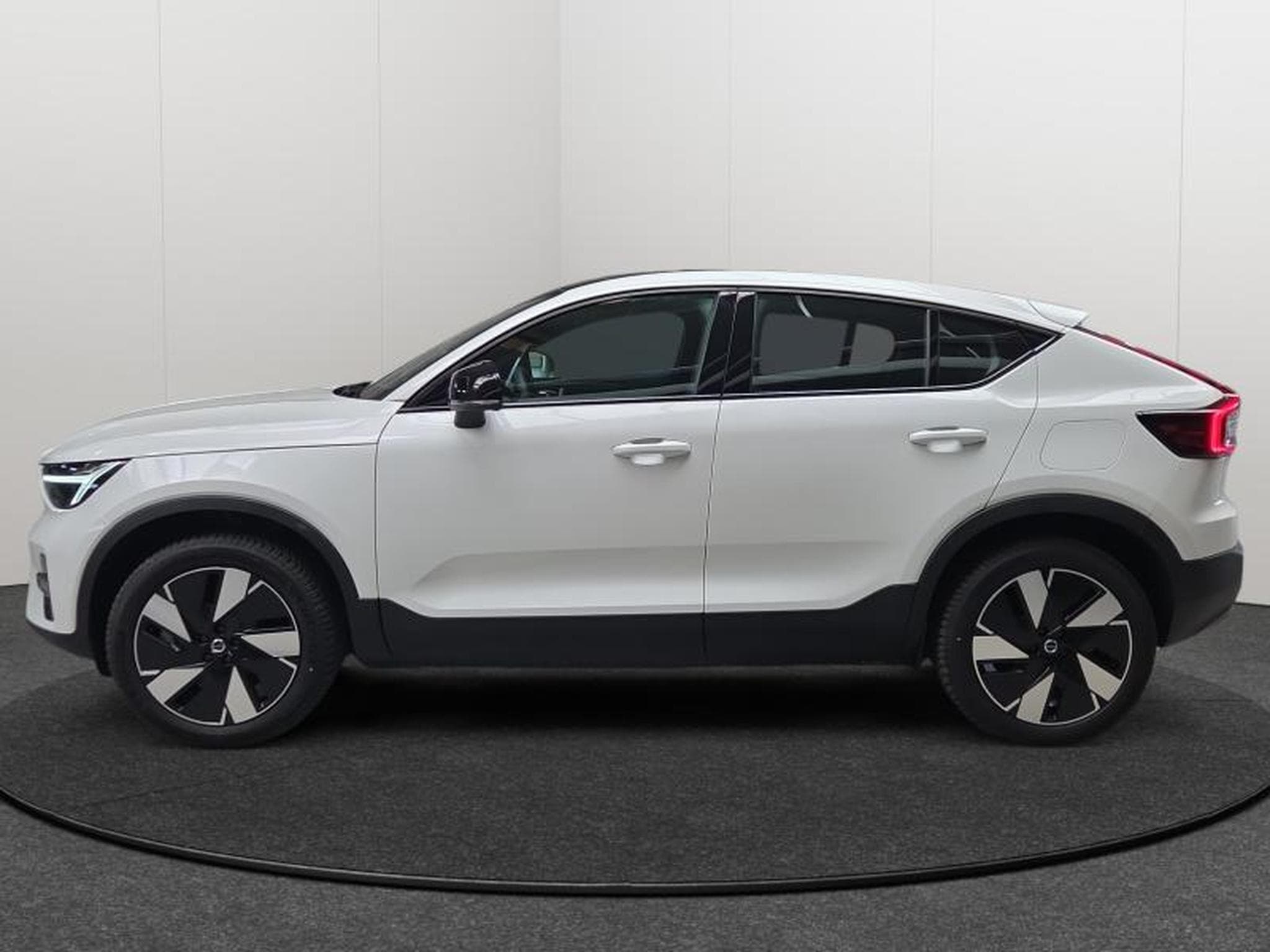 Volvo C40 Core Single Motor Extended Range (2025) - Photo 23