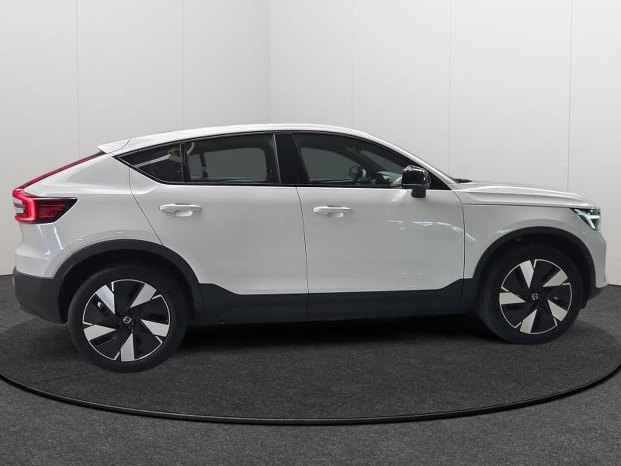 Volvo C40 Core Single Motor Extended Range (2025) - Photo 27