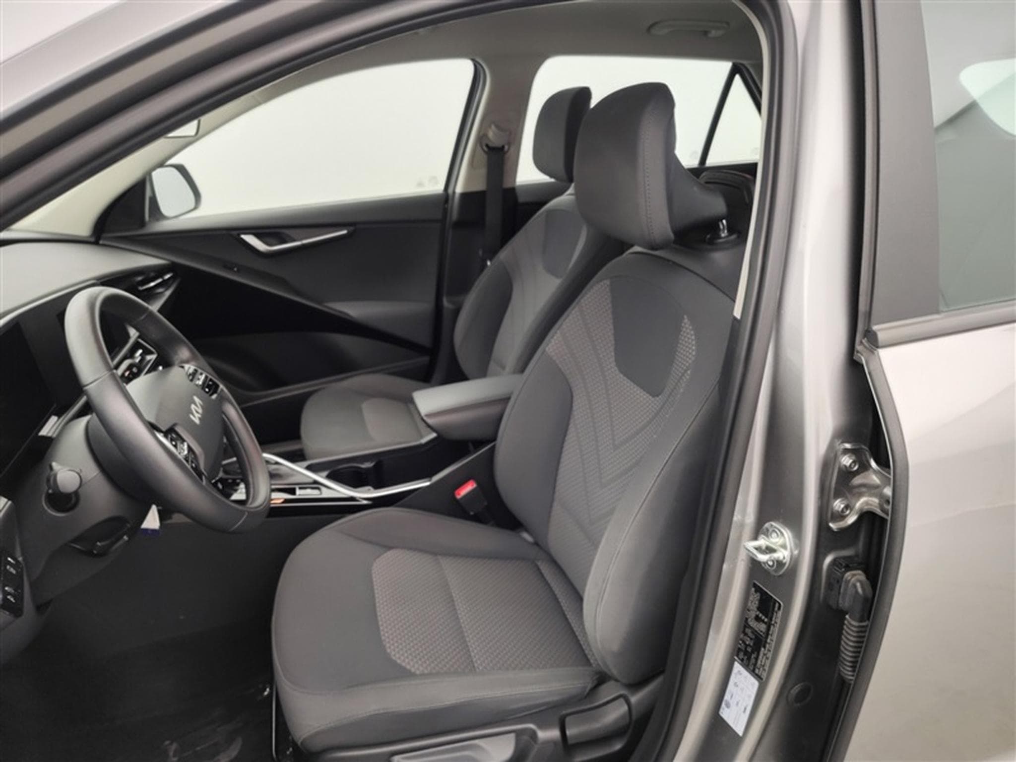 Kia Niro HEV 1.6 GDi Pure DCT (2023) - Photo 7
