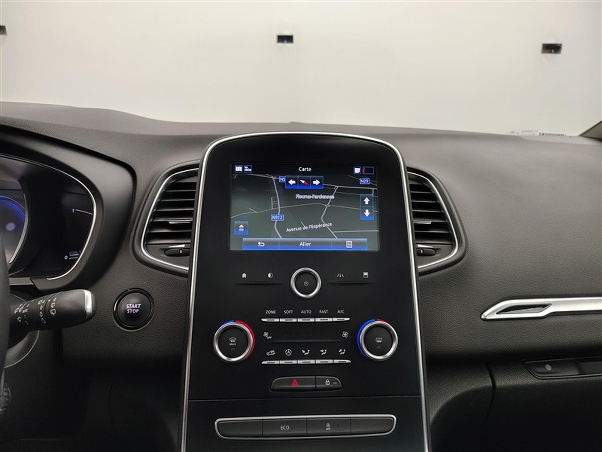 Renault Scenic 1.33 TCe Buisness GPF (EU6.2) (2019) - Photo 11