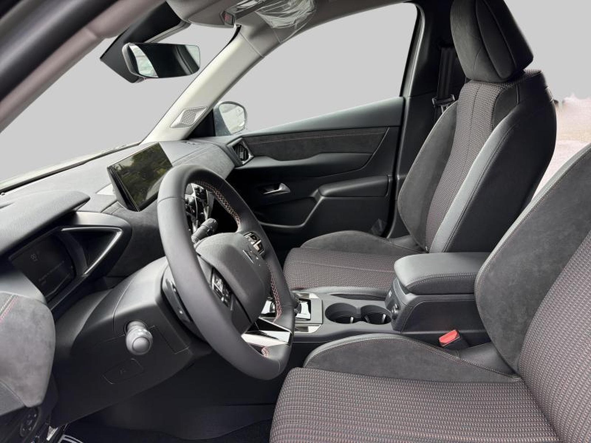DS Automobiles DS3 PERFOMANCE LINE + (2024) - Photo 10