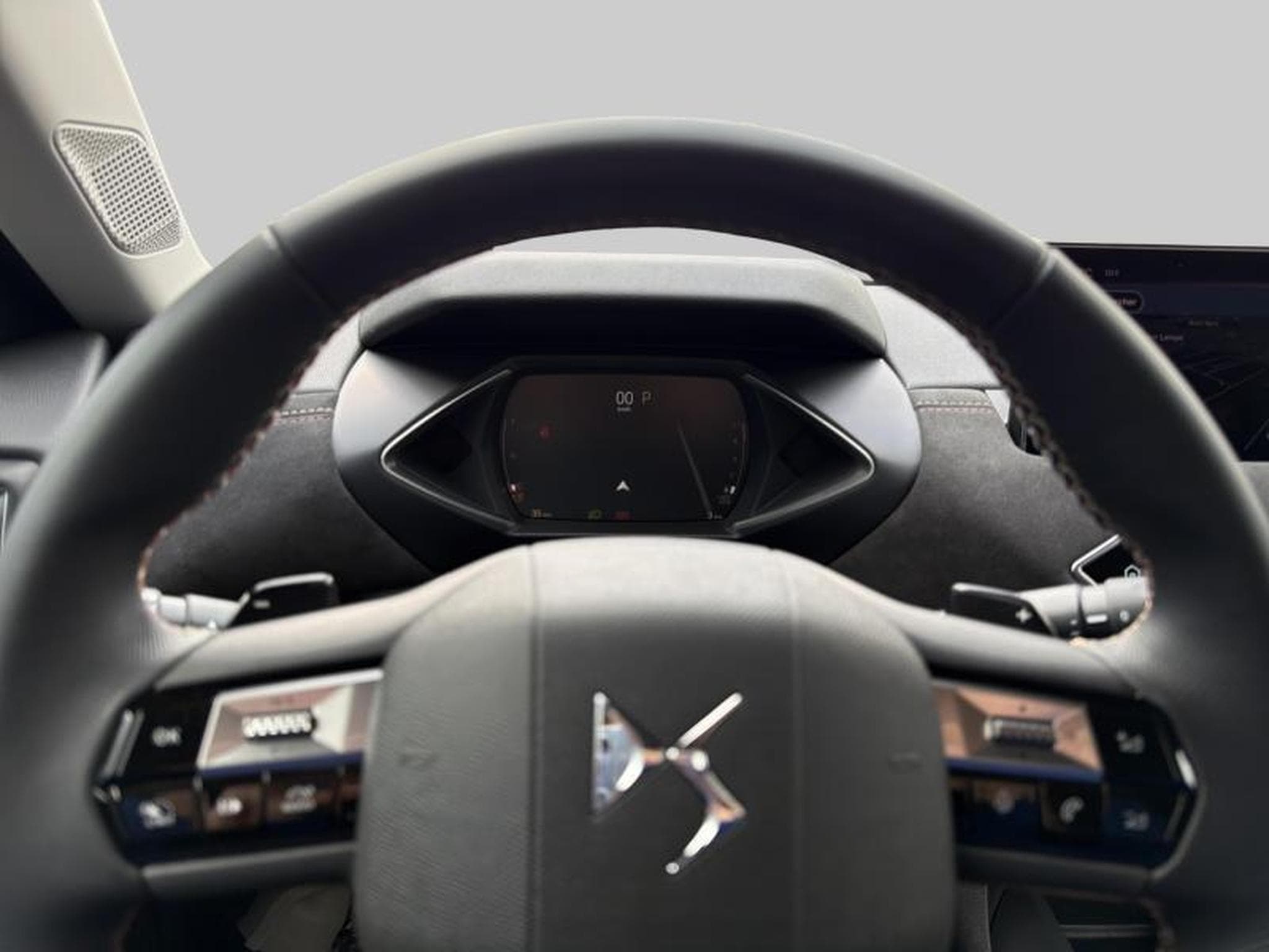 DS Automobiles DS3 PERFOMANCE LINE + (2024) - Photo 13