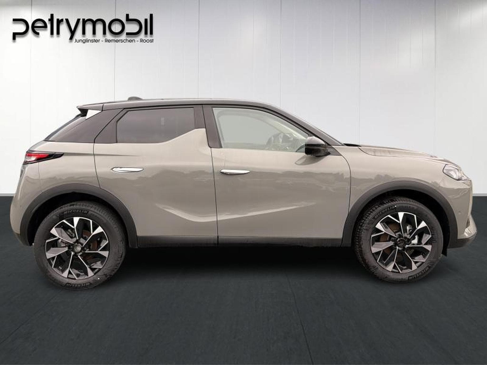 DS Automobiles DS3 PERFOMANCE LINE + (2024) - Photo 8