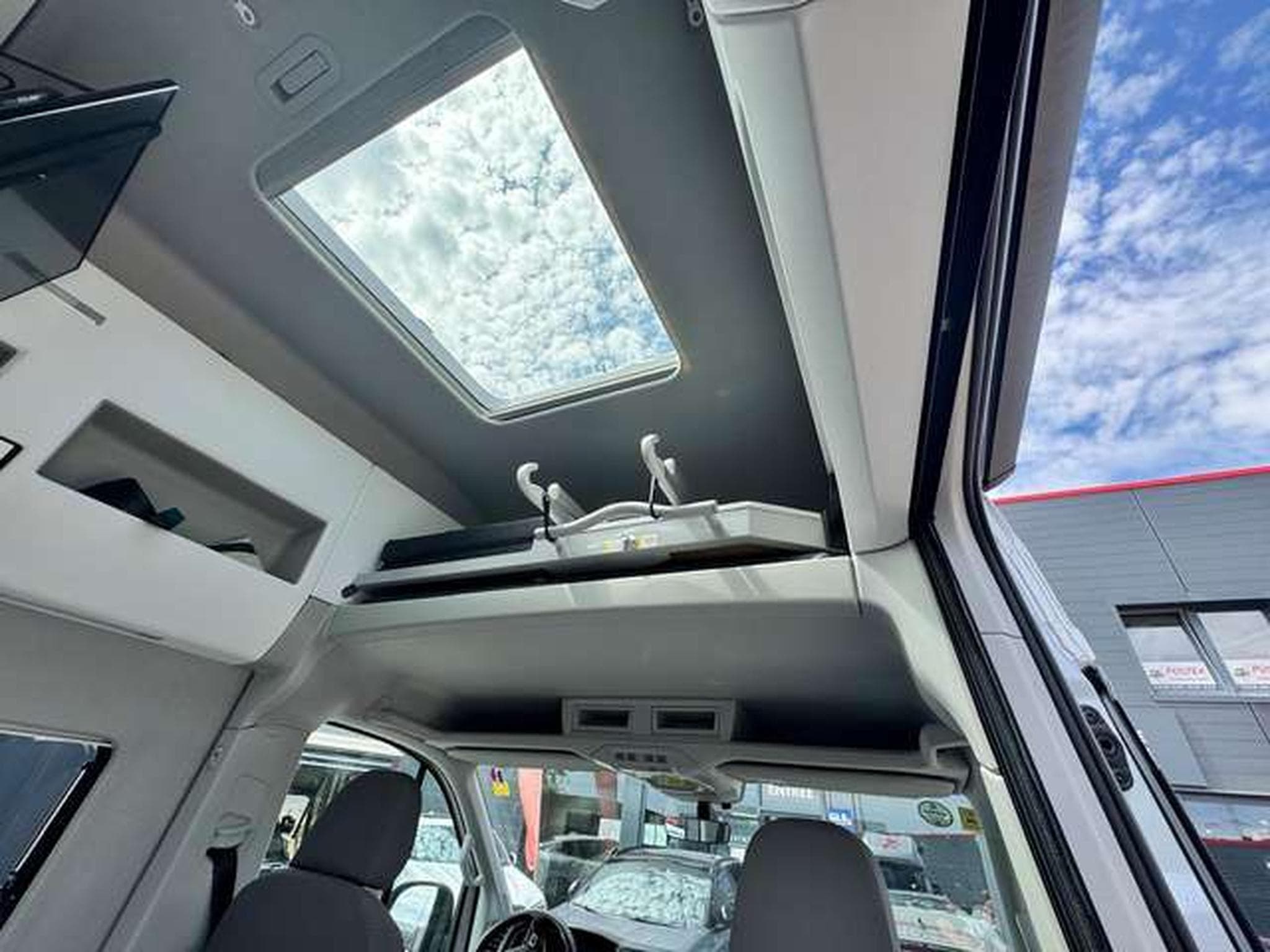 VW Grand California 1er OWNER / jusqu'a 36 mois de garantie (2022) - Photo 24