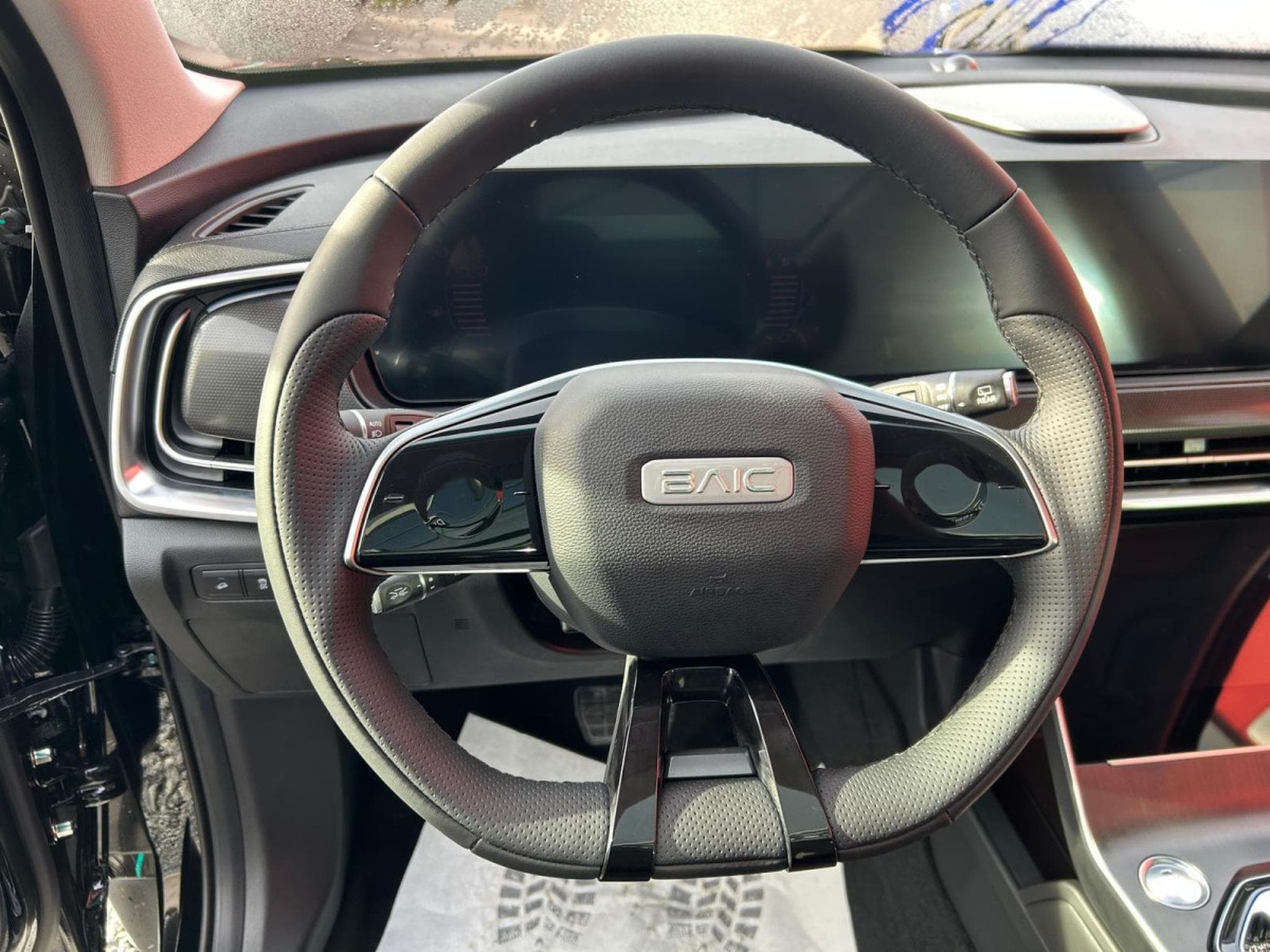 Baic X75 1.5 TURBO AUTO FULL OPTIONS (2026) - Photo 9