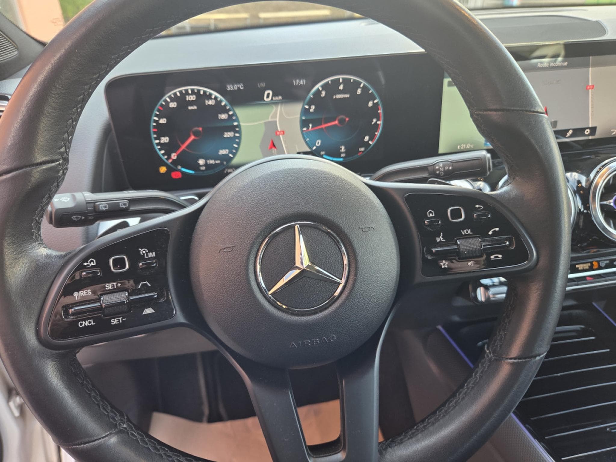 Mercedes GLB 200 4 Matic 163 CV 8G-DCT (Garantie 12 Mois) (2021) - Photo 15