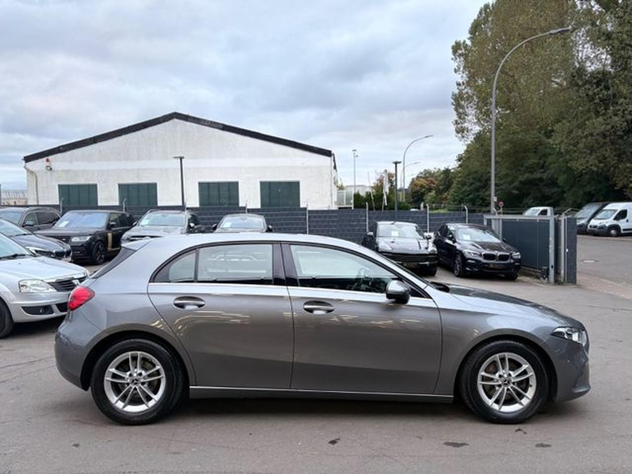 Mercedes A 180 A 180d *AUT*MULTIBEAM*TEILLEDER*KAMERA*TOP* (2019) - Photo 12