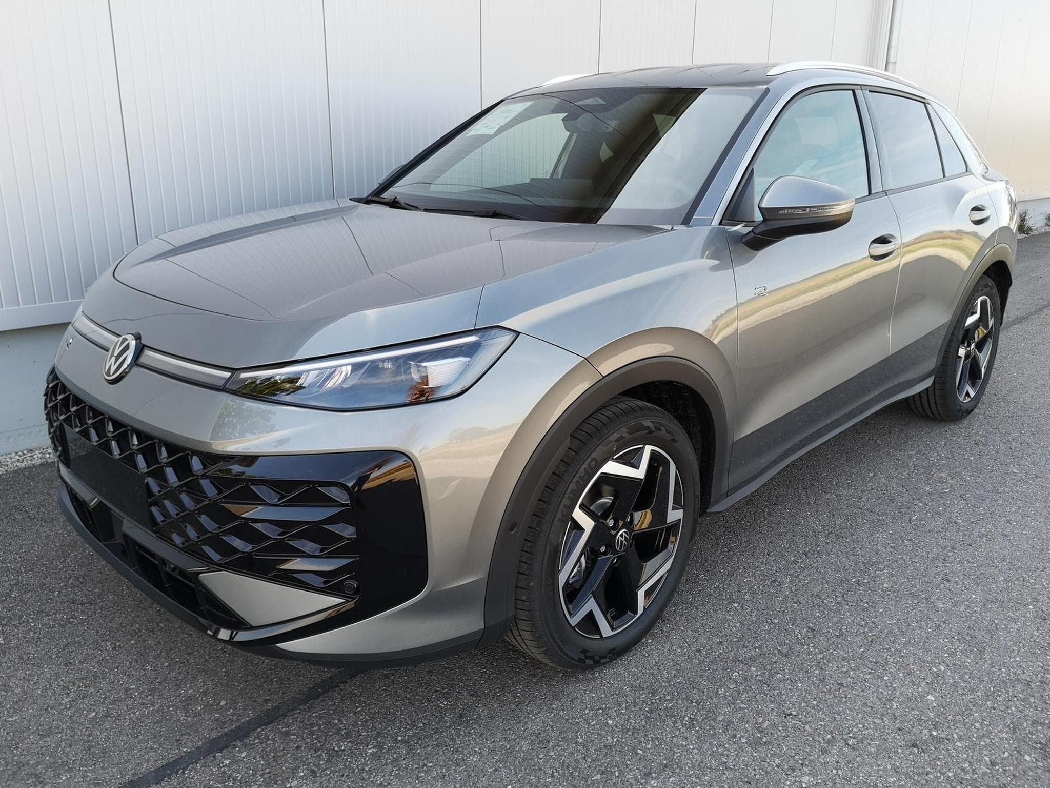 VW T-Roc 1.5 eTSI 110 kW R-Line (2026) - Photo 1