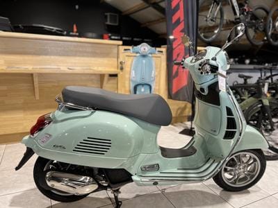 Vespa GTS (2025) - Photo 2