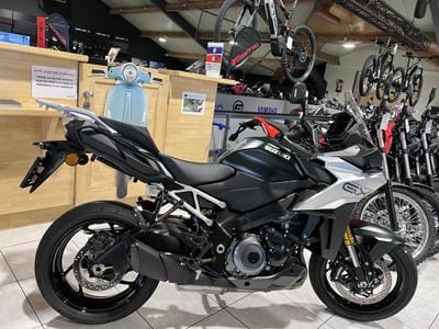 Suzuki GSX-S 1000 GX (2024) - Photo 2