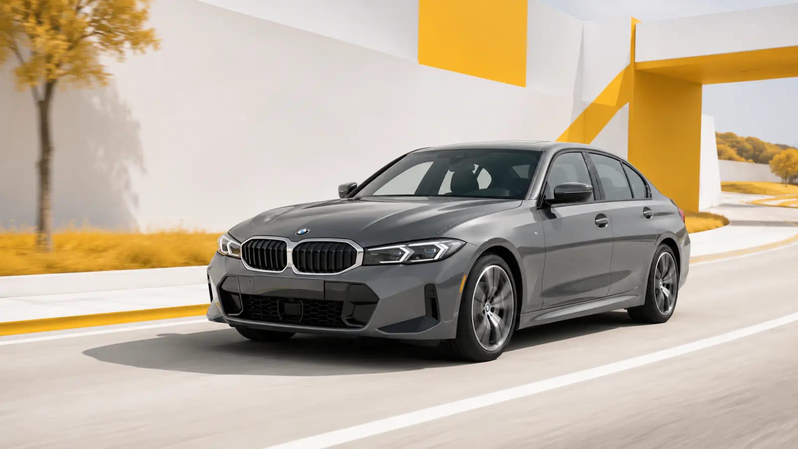 BMW Série 3 roulant sur une route au Luxembourg
