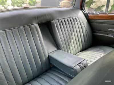 Jaguar MK II 3.4 (1968) - Photo 9