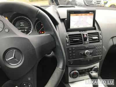 Mercedes C 63 AMG (2009) - Photo 3