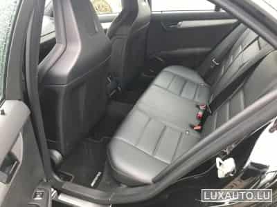 Mercedes C 63 AMG (2009) - Photo 5