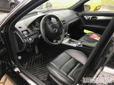 Mercedes C 63 AMG (2009) - Photo 6