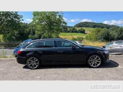 Audi A4 Avant showroom model with all features (2018) - Photo 1