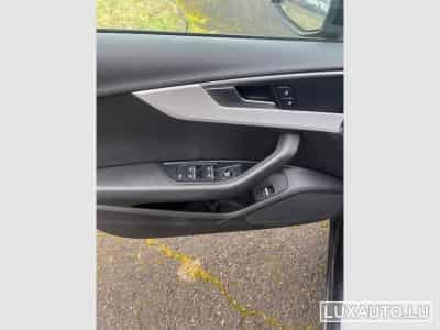 Audi A4 S-LINE (2017) - Photo 11