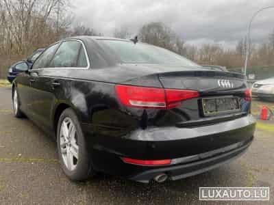 Audi A4 S-LINE (2017) - Photo 2