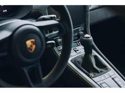 Porsche Cayman GT4 RS Weissach (2023) - Photo 12