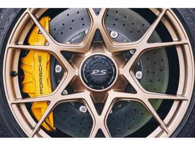 Porsche Cayman GT4 RS Weissach (2023) - Photo 9