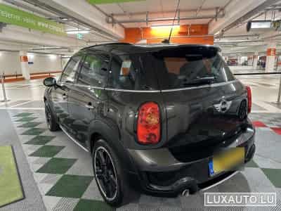 Mini Countryman COOPER SD 190 ALL4 (2016) - Photo 2