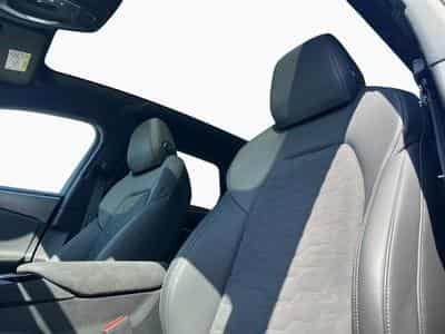 Audi A6 Edition Blue Avant e-tron (2025) - Photo 13