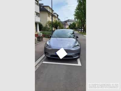 Tesla Model Y (2024) - Photo 4