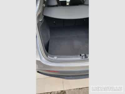 Tesla Model Y (2024) - Photo 7