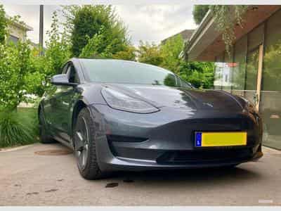 Tesla Model 3 (2023) - Photo 2