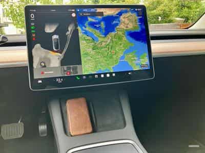 Tesla Model 3 (2023) - Photo 4