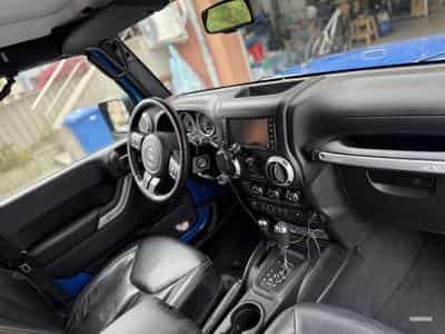 Jeep Wrangler Sahara V6 (2016) - Photo 6