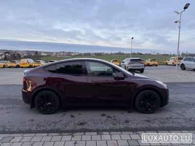 Tesla Model Y Long Range with Tow Hitch (2024) - Photo 3