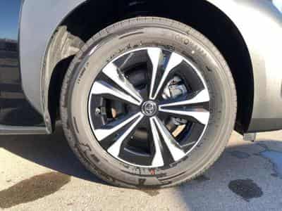 Toyota bZ4X 2WD Dynamic (2025) - Photo 6