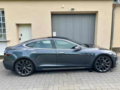 Tesla Model S 100D (2018) - Photo 3