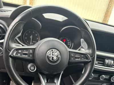 Alfa-Romeo Stelvio Veloce (2022) - Photo 13