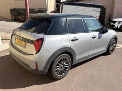 Mini Cooper C Favoured Trim (2025) - Photo 3