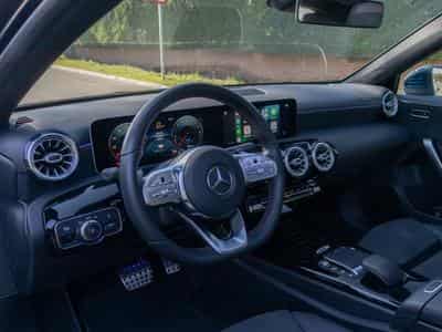 Mercedes A 250 A250e PHEV AMG Line 8G-DCT (2020) - Photo 3