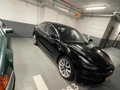 Tesla Model 3 (2020) - Photo 1
