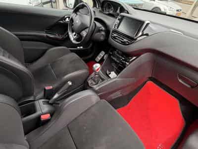 Peugeot 208 Gti By Peugeot Sport (2017) - Photo 11