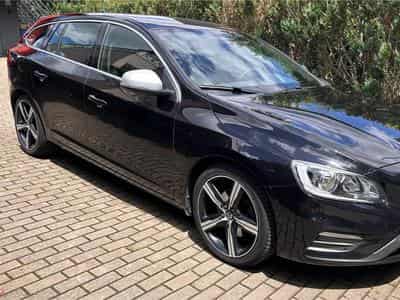 Volvo V60 Kombi Momentum R-Design (2019) - Photo 6