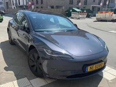 Tesla Model 3 Long Range AWD (2024) - Photo 1