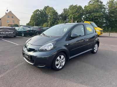 Toyota Aygo 1.0 68ch (2011) - Photo 1