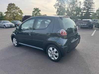 Toyota Aygo 1.0 68ch (2011) - Photo 4